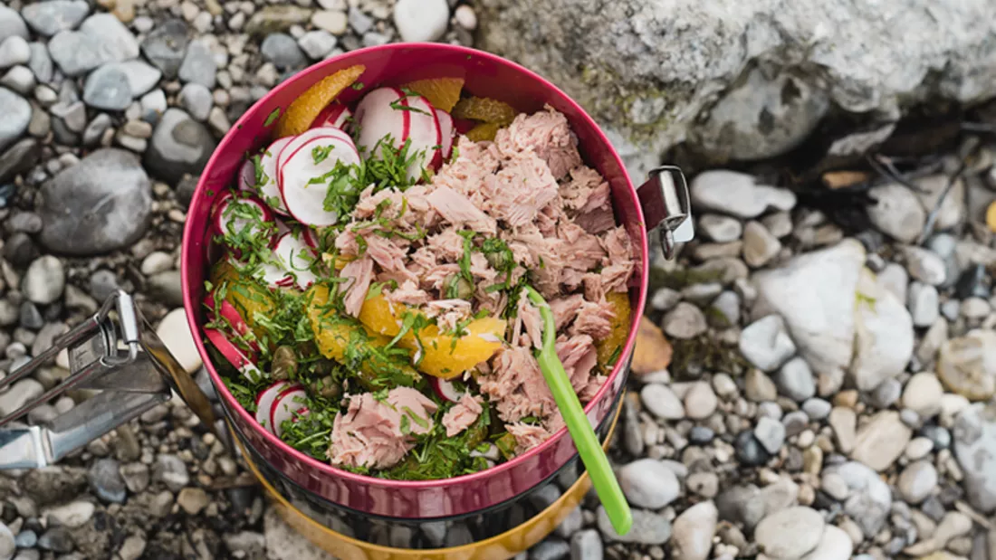Thunfisch-Salat mit Orange und Petersilie
