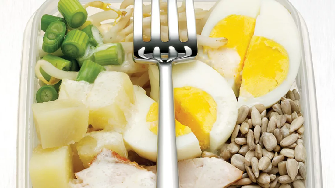 Muskel-Salat mit Kartoffeln, Ei und Hähnchenbrust