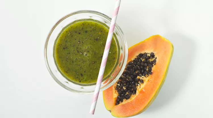 Grüner Papaya-Spinat-Smoothie