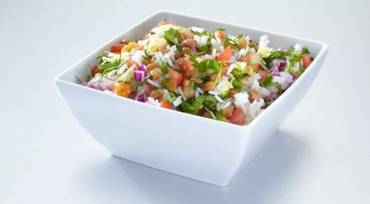 Griechischer Linsen-Reis-Salat mit Koriander