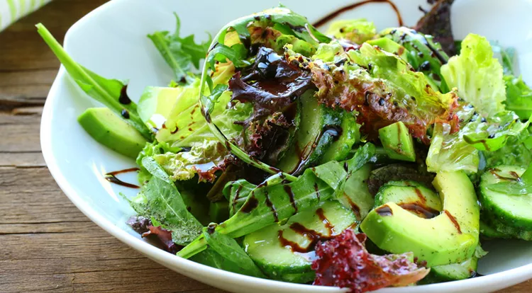 salatdressing mit walnussöl und balsamico